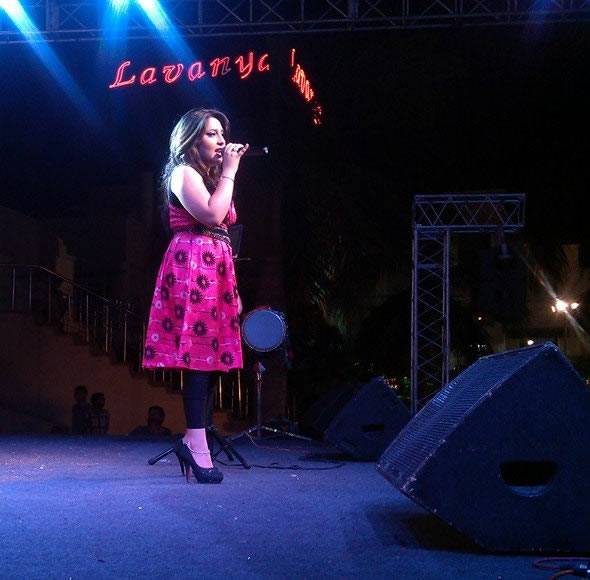 professional female singer chandigarh